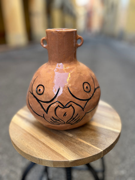 La Donna Cuore / Decorative Ceramic Vase / hand-made, hand-decorated
